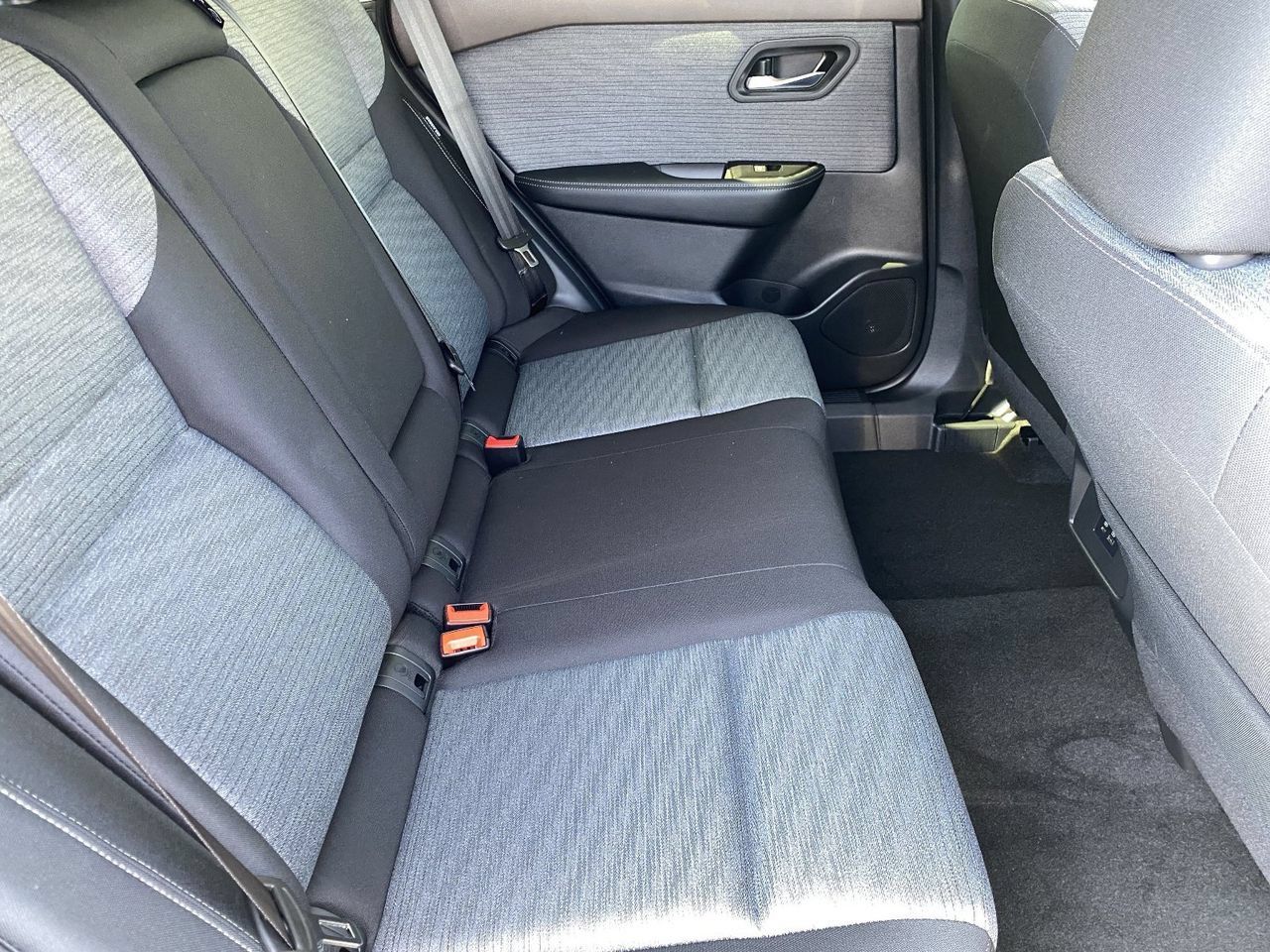 Certified 2023 Nissan Rogue SV FWD image 12