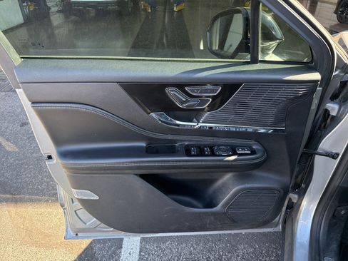 Used 2022 Lincoln Corsair AWD w/ Equipment Group 101A image 11