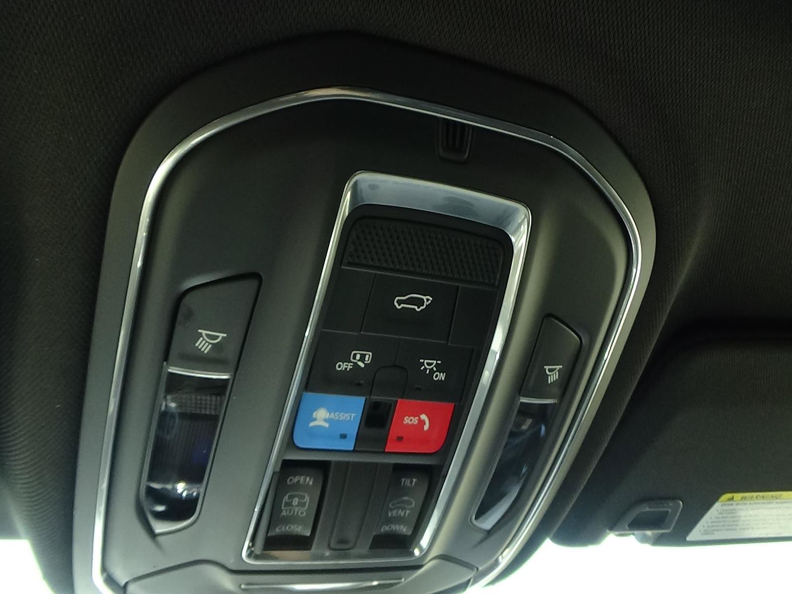 Used 2025 Jeep Grand Cherokee L Altitude AWD/4WD image 32