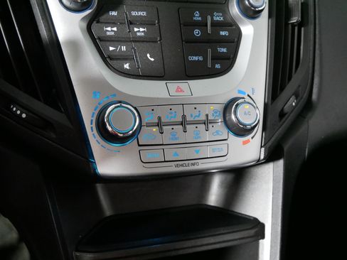 Used 2017 Chevrolet Equinox LS AWD/4WD image 23