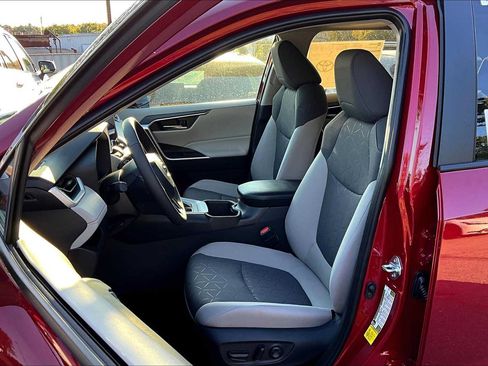 Used 2025 Toyota RAV4 XLE w/ Convenience Package AWD/4WD image 9