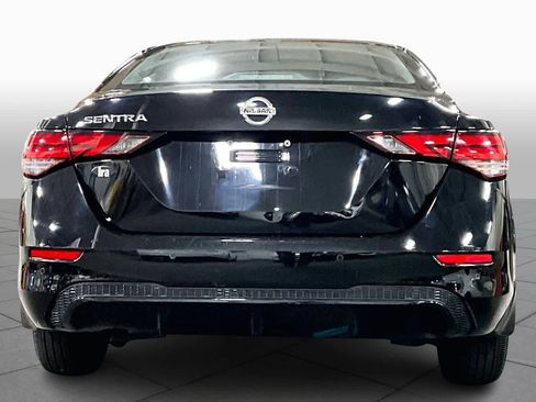 Used 2020 Nissan Sentra S image 4