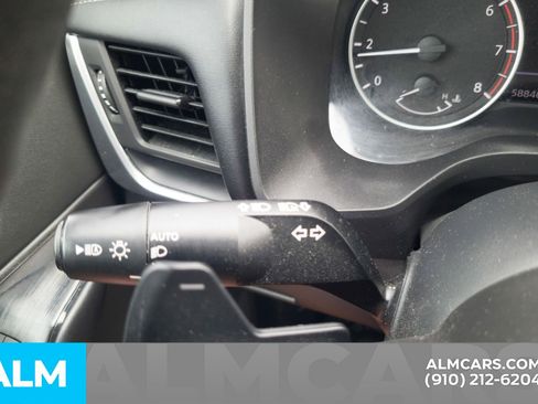 Used 2024 Nissan Rogue S FWD image 17
