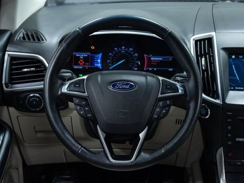 Used 2016 Ford Edge Titanium w/ Technology Package FWD image 13