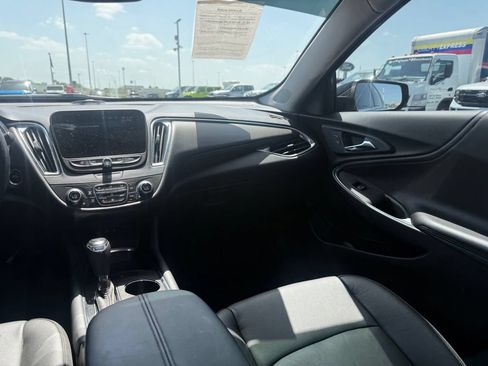 Used 2019 Chevrolet Malibu LT w/ Leather Package FWD image 30