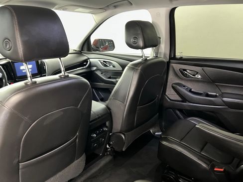 Used 2021 Chevrolet Traverse RS image 20