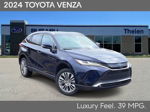 Used 2024 Toyota Venza XLE AWD/4WD image 1