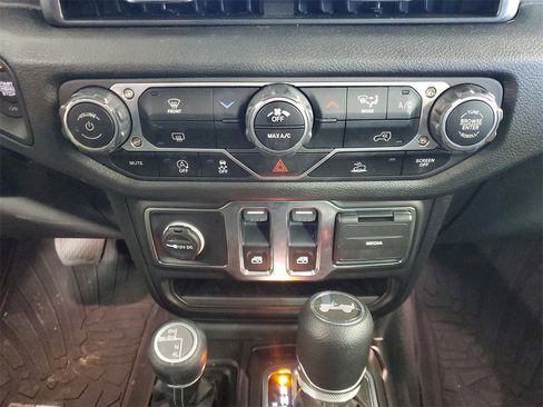 Used 2025 Jeep Wrangler Sport image 20