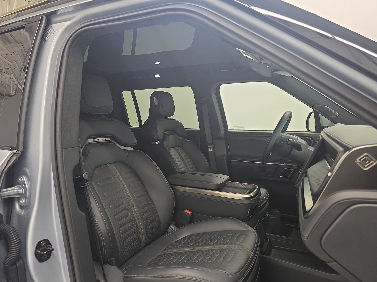 Used 2023 Rivian R1S Adventure Quad AWD/4WD image 24