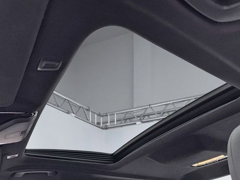 Used 2020 BMW 530i xDrive w/ M Sport Package image 23