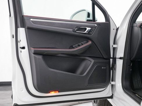 Used 2023 Porsche Macan GTS image 27