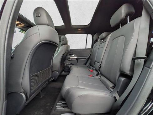 Certified 2025 Mercedes-Benz GLB 250 image 21