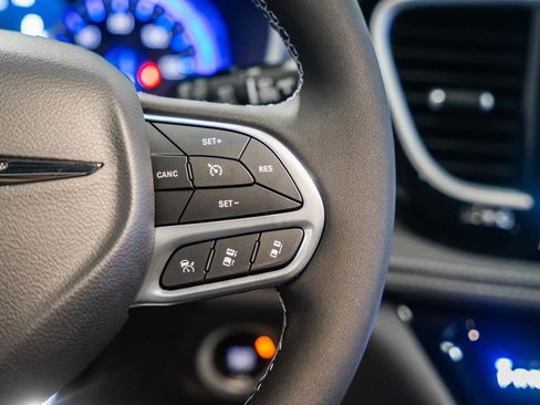 New 2026 Chrysler Pacifica Select image 28