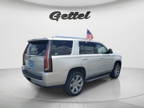 Used 2019 Cadillac Escalade Luxury AWD/4WD image 5