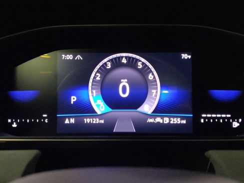 Used 2025 Volkswagen Jetta SE image 23