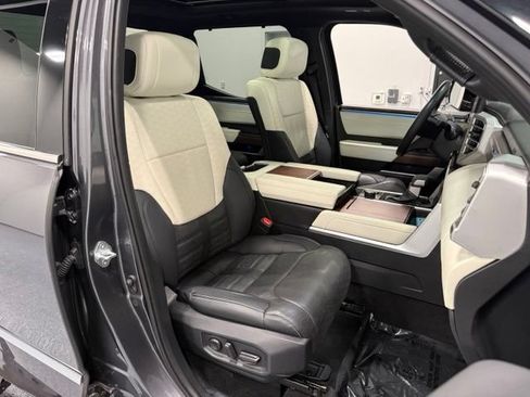 Used 2023 Toyota Tundra Capstone AWD/4WD image 33