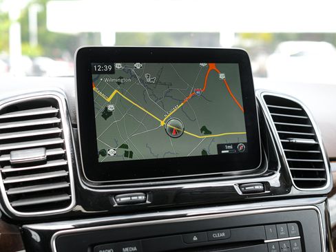 Used 2017 Mercedes-Benz GLE 350 4MATIC image 23