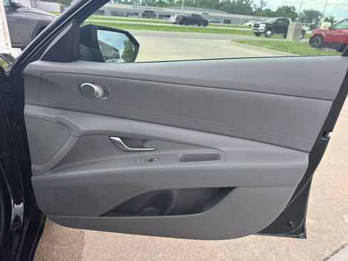 New 2026 Hyundai Elantra SE FWD image 26