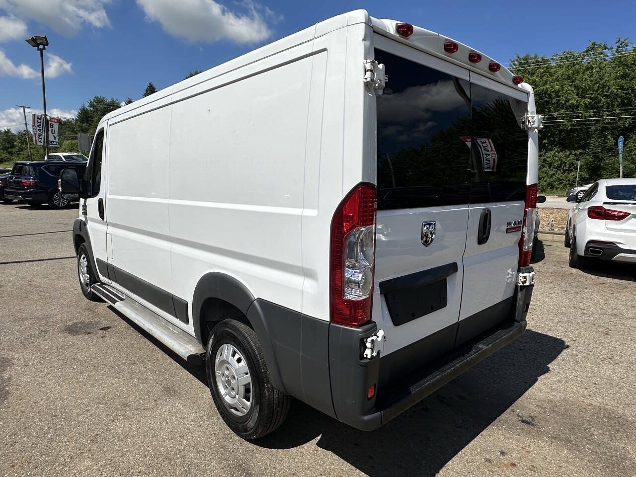 Used 2016 RAM ProMaster 1500 w/ Premium Appearance Group FWD image 4