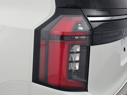 New 2026 Nissan Armada Platinum image 36