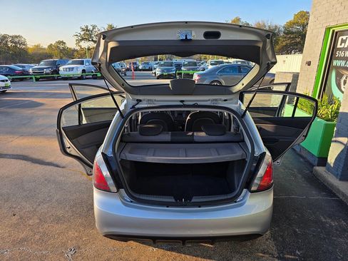 Used 2010 Kia Rio5 w/ Value Pkg image 38