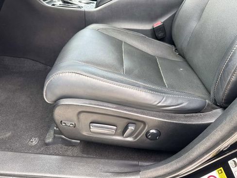 Used 2016 Toyota Highlander Limited Platinum FWD image 17