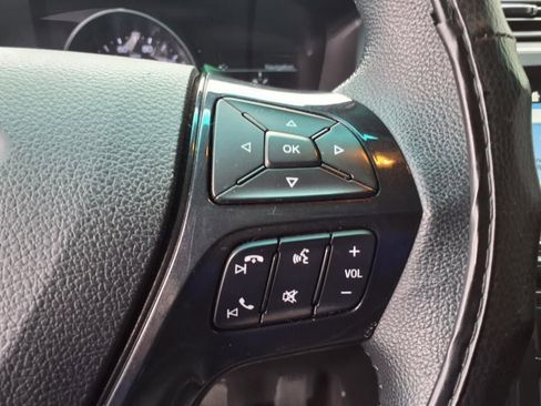 Used 2018 Ford Explorer XLT w/ Equipment Group 202A image 25