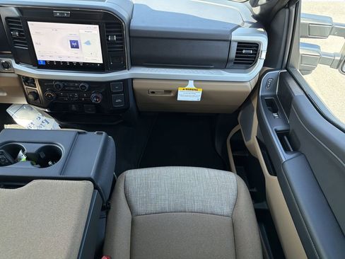New 2026 Ford F250 XLT w/ XLT Premium Package AWD/4WD image 17