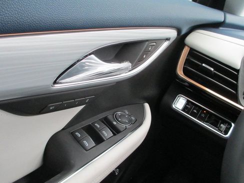 New 2026 Buick Envision Avenir image 16