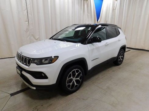 Used 2024 Jeep Compass Limited image 16