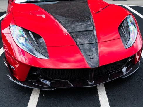 Used 2020 Ferrari 812 Superfast RWD image 6