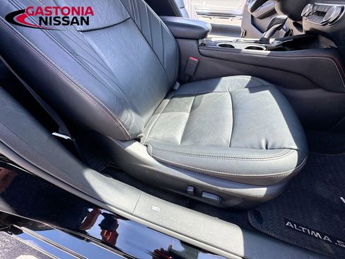 Used 2024 Nissan Altima 2.5 SR w/ SR Premium Package image 32