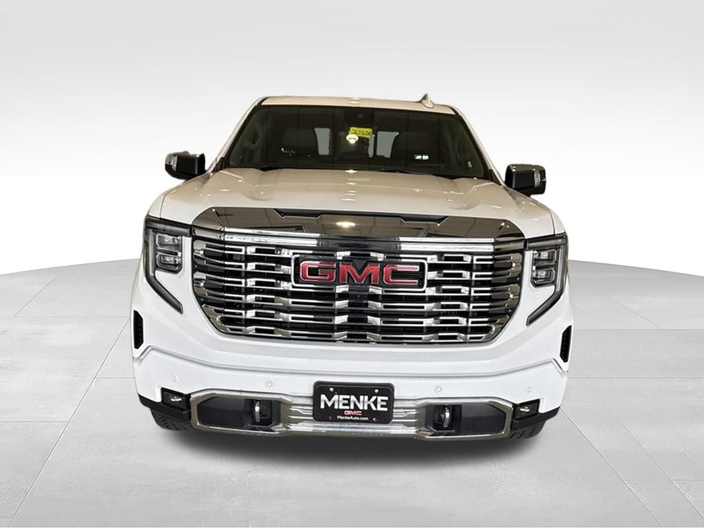 Used 2024 GMC Sierra 1500 Denali w/ Technology Package AWD/4WD image 2