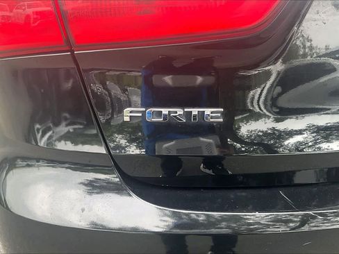 Used 2016 Kia Forte LX w/ LX Popular Plus Package FWD image 10
