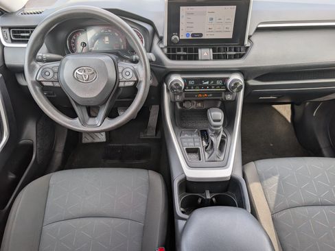 Used 2025 Toyota RAV4 XLE AWD/4WD image 10