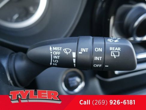 Used 2023 Toyota Highlander LE FWD image 25