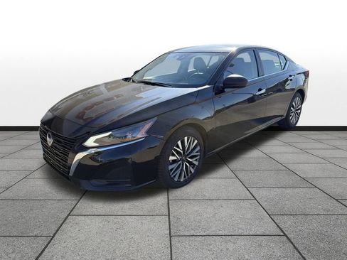 Used 2024 Nissan Altima 2.5 SV FWD image 31