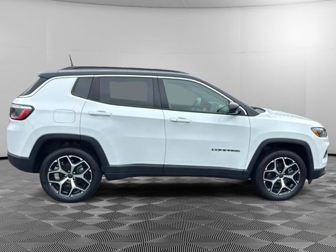 Used 2025 Jeep Compass Limited AWD/4WD image 6