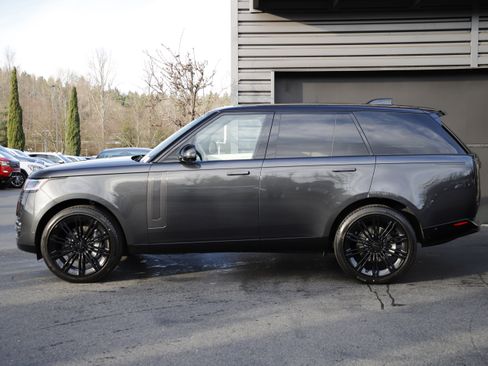 New 2026 Land Rover Range Rover SE image 3