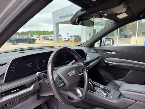 Used 2024 Cadillac XT4 Premium Luxury FWD image 22