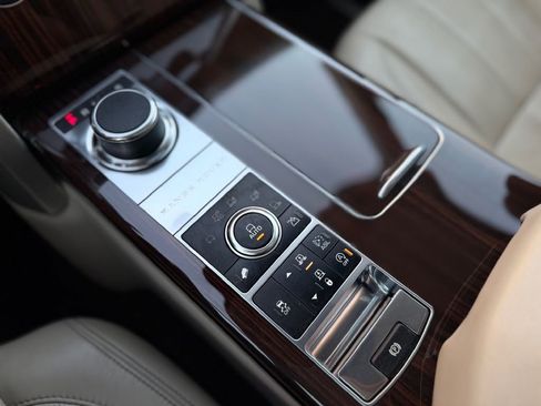 Used 2015 Land Rover Range Rover Autobiography image 25