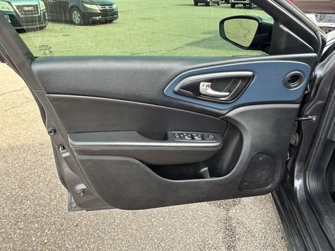 Used 2016 Chrysler 200 S AWD/4WD image 14