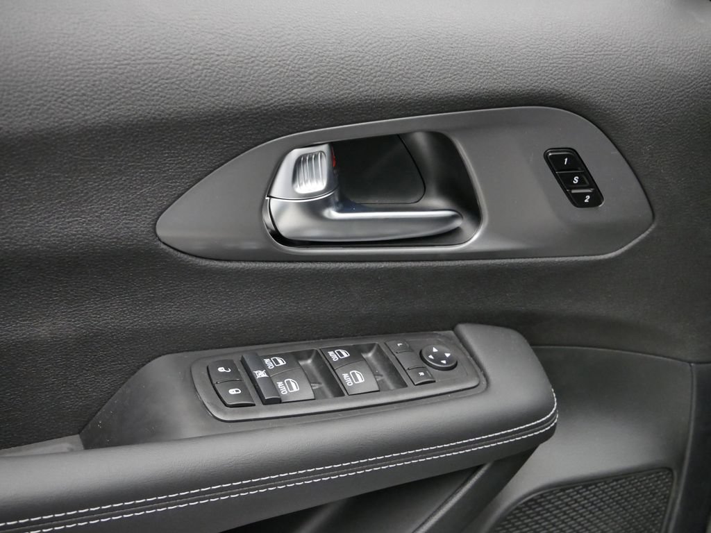 New 2026 Chrysler Pacifica Select AWD/4WD image 20