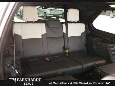 Used 2023 Toyota Sequoia Capstone AWD/4WD image 34