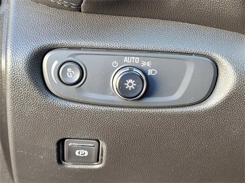 Used 2020 Chevrolet Blazer LT image 14