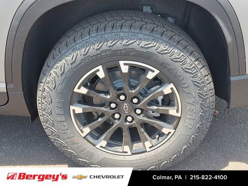 New 2026 Chevrolet Traverse Z71 w/ Driver Confidence Package AWD/4WD image 5