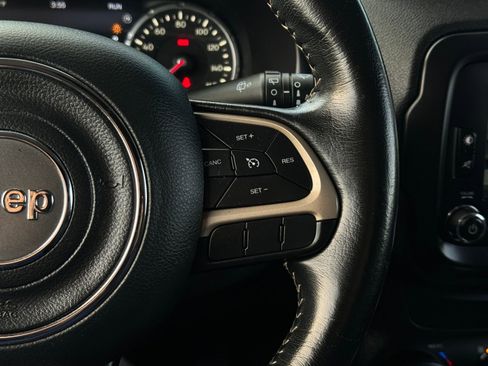 Used 2017 Jeep Renegade Trailhawk image 32