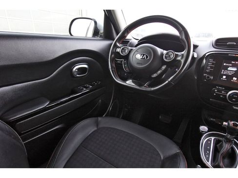 Used 2018 Kia Soul ! image 11