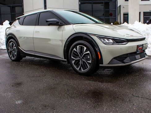 Used 2024 Kia EV6 Wind w/ Wind Technology Package AWD/4WD image 3