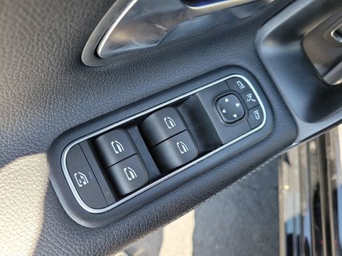 Used 2025 Mercedes-Benz CLA 250 image 18